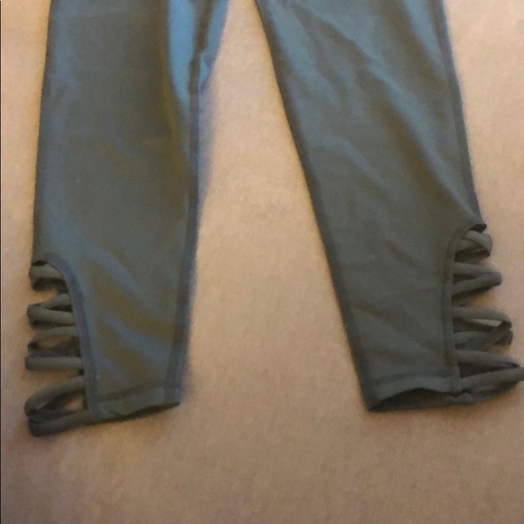 Amazing Lace Workout Pants Size Small - Picture 2 of 2